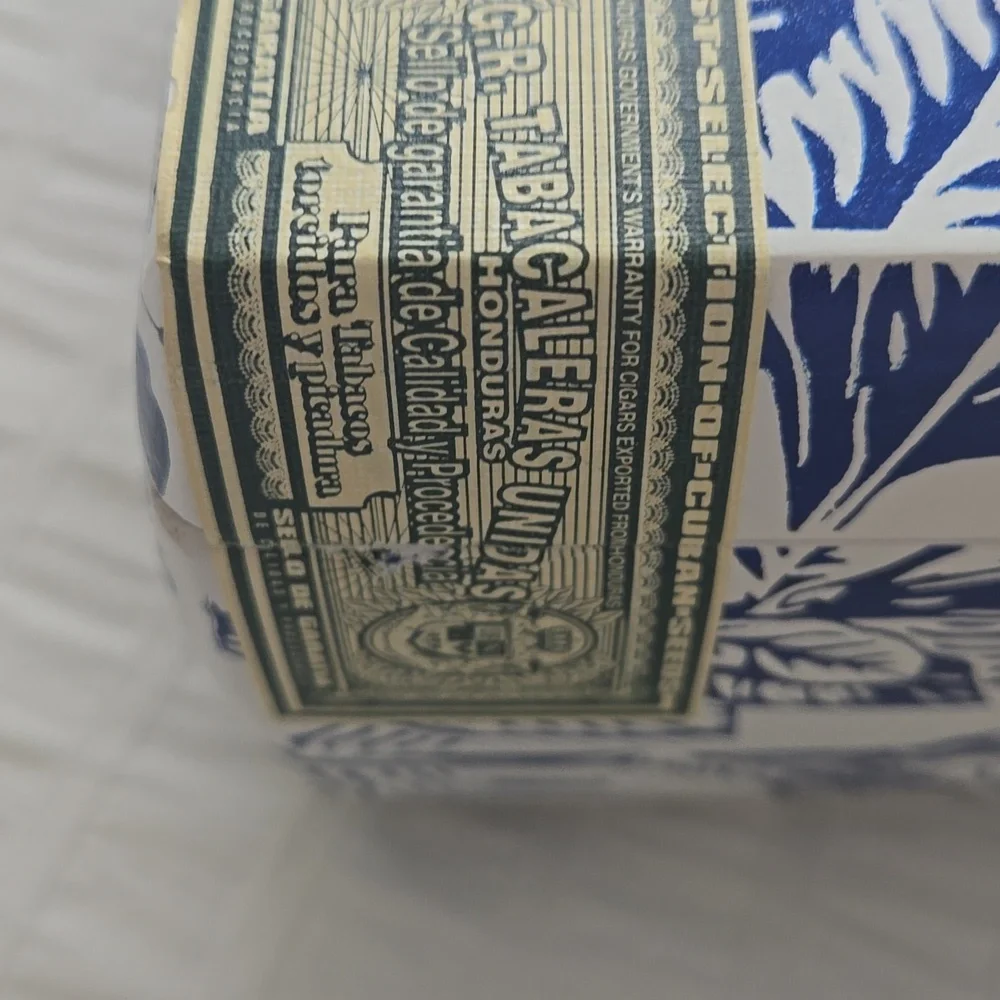 GRAN HABANO Blue in Green Churchill Cigar Boxes (2) Blue White Tobacco Leaf
